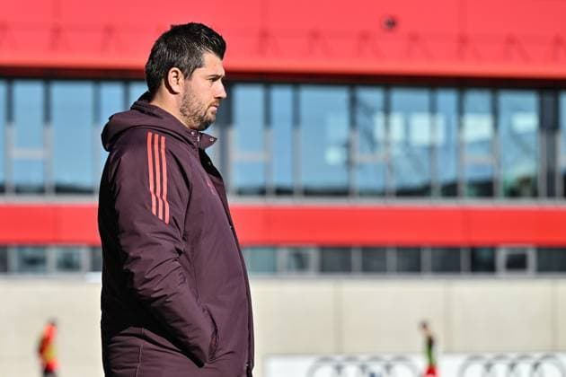 DFB U19-Nachwuchsliga Hauptrunde: FC Bayern München U19 - SV Werder Bremen U19; 08.02.2025 im Bild Peter GAYDAROV Trainer FC Bayern Muenchen U19 Freisteller Einzelfoto AJunioren Bundesliga: FC Bayern Muenchen U19 - SV Werder Bremen U19, FC Bayern Campus am 08.02.2025 *** DFB U19 Junior League main round FC Bayern Munich U19 SV Werder Bremen U19 08 02 2025 in picture Peter GAYDAROV Coach FC Bayern Muenchen U19 cropped photo AJunior Bundesliga FC Bayern Muenchen U19 SV Werder Bremen U19, FC Bayern Campus on 08 02 2025 Copyright: xBEAUTIFULxSPORTS Goldbergx