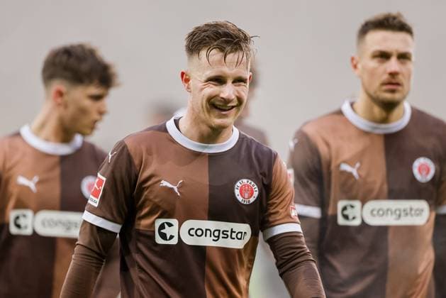 Hamburg, 1. Februar 2025 - Fußball, 1. Bundesliga 2024 25, FC St. Pauli - FC Augsburg: Johannes Eggestein (FC St. Pauli, 11) DFL REGULATIONS PROHIBIT ANY USE OF PHOTOGRAPHS AS IMAGE SEQUENCES AND OR QUASI-VIDEO.