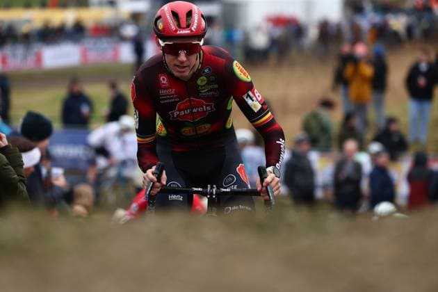 Belgian Michael Vanthourenhout pictured in action during the men elite race of the Noordzeecross cyclocross cycling event in Middelkerke, the eighth and last race of the Superprestige competition on Saturday 08 February 2025. DAVIDxPINTENS  x111985649x