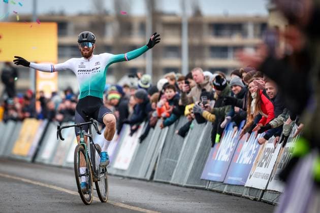 Bilder des Jahres 2025, Sport 02 Februar Sport Themen der Woche KW06 Sport Bilder des Tages Dutch Joris Nieuwenhuis celebrates as he crosses the finish line to win the men elite race of the Noordzeecross cyclocross cycling event in Middelkerke, the eighth and last race of the Superprestige competition on Saturday 08 February 2025. DAVIDxPINTENS  x111993618x