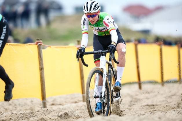 Belgian Sanne Cant pictured in action during the women elite race of the Noordzeecross cyclocross cycling event in Middelkerke, the eighth and last race of the Superprestige competition on Saturday 08 February 2025. DAVIDxPINTENS  x111998718x