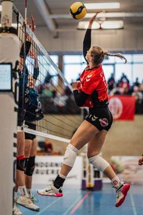 Volleyball Frauen Saison 2024 2025 2. Volleyball Bundesliga Frauen Pro ETV Hamburg vs. VCO Dresden 08.02.2025 Svea Frobel ( 11, ETV Hamburg) beim Angriff Hamburg Lokstedter Steindamm 52 Hamburg Deutschland