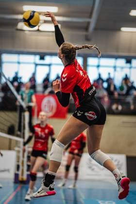 Volleyball Frauen Saison 2024 2025 2. Volleyball Bundesliga Frauen Pro ETV Hamburg vs. VCO Dresden 08.02.2025 Svea Frobel ( 11, ETV Hamburg) beim Angriff Hamburg Lokstedter Steindamm 52 Hamburg Deutschland