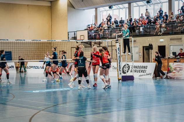 Volleyball Frauen Saison 2024 2025 2. Volleyball Bundesliga Frauen Pro ETV Hamburg vs. VCO Dresden 08.02.2025 ETV jubelt Hamburg Lokstedter Steindamm 52 Hamburg Deutschland