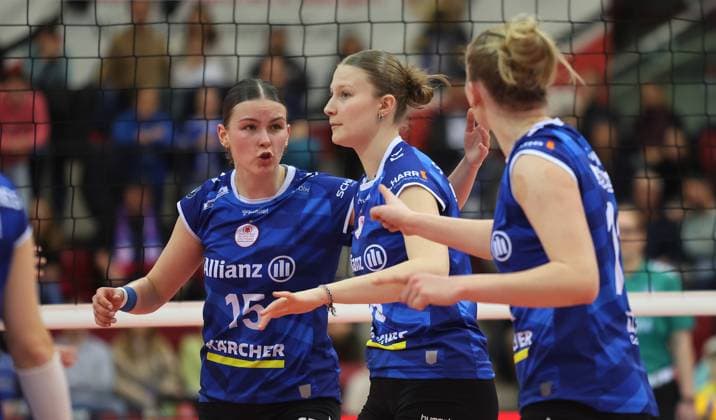 Stuttgart , Volleyball Bundesliga Frauen, Allianz MTV Stuttgart vs Ladies in Black Aachen , von links: Charlotte Krenicky Marie Steinhilber ( Stgt )