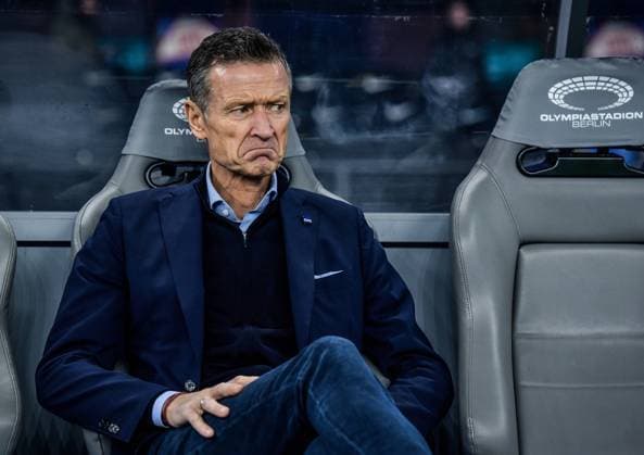 08.02.2025, xlakx, Fussball 2.Bundesliga, Hertha BSC Berlin - 1.FC Kaiserslautern emspor, v.l. Thomas E. Herrich (Hertha BSC Geschaeftsfuehrer), enttaeuscht, schaut enttaeuscht, niedergeschlagen, disappointed (DFL DFB REGULATIONS PROHIBIT ANY USE OF PHOTOGRAPHS as IMAGE SEQUENCES and or QUASI-VIDEO) Daniel Lakomski Jan Huebner Berlin