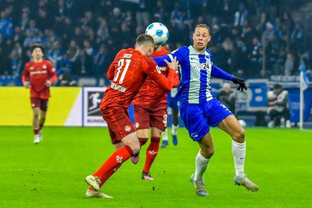 08.02.2025, xlakx, Fussball 2.Bundesliga, Hertha BSC Berlin - 1.FC Kaiserslautern emspor, v.l. Luca Sirch (1.FC Kaiserslautern 31)Derry Scherhant (Hertha BSC 39),Zweikampf, Duell, Kampf, tackle (DFL DFB REGULATIONS PROHIBIT ANY USE OF PHOTOGRAPHS as IMAGE SEQUENCES and or QUASI-VIDEO) Daniel Lakomski Jan Huebner Berlin