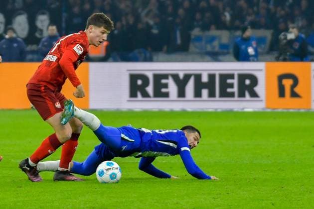 08.02.2025, xlakx, Fussball 2.Bundesliga, Hertha BSC Berlin - 1.FC Kaiserslautern emspor, v.l. Leon Robinson (1.FC Kaiserslautern 37)Ibrahim Maza (Hertha BSC 10),Zweikampf, Duell, Kampf, tackle (DFL DFB REGULATIONS PROHIBIT ANY USE OF PHOTOGRAPHS as IMAGE SEQUENCES and or QUASI-VIDEO) Daniel Lakomski Jan Huebner Berlin