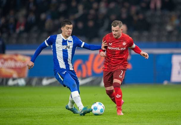Fussball, Herren, Saison 2024 2025, 2. Bundesliga (21. Spieltag), Hertha BSC - 1. FC Kaiserslautern, v.l. Ibrahim Maza (Hertha BSC), Marlon Ritter (Kaiserslautern), 08.02. 2025, Copyright: xSebastianxRäppold MatthiasxKochx