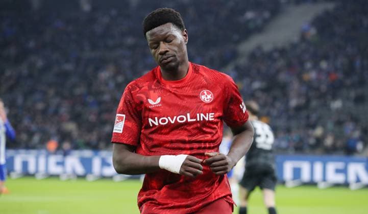 Ragnar Ache enttäuscht nach vergebener Torchance Enttäuschung Fußball Fussball DFL 2.Bundesliga Herren 21. Spieltag Saison 2024 2025 08.02.2025 Hertha BSC Berlin vs. 1.FC Kaiserslautern FCK DFL regulations prohibit any use of photographs as image sequences and or quasi-video