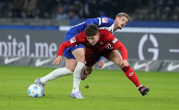 Michael Cuisance, Leon Robinson Zweikampf Spielszene Aktion Fußball Fussball DFL 2.Bundesliga Herren 21. Spieltag Saison 2024 2025 08.02.2025 Hertha BSC Berlin vs. 1.FC Kaiserslautern FCK DFL regulations prohibit any use of photographs as image sequences and or quasi-video