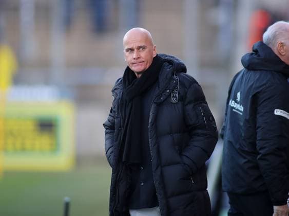 München, Deutschland, 08. Februar 2025 Fussball, Herren, 3.Liga, Saison 2024 2025, TSV 1860 München - FC Ingolstadt 04, Grünwalder Stadion Robert Reisinger, Präsident (TSV 1860 München) mit Blick nach links, Gesichtsausdruck, Mimik, Mundwinkel DFB regulations prohibit any use of photographs as image sequences and or quasi-video