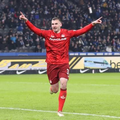 08.02.2025, xtgx, Fussball 2. Bundesliga, Hertha BSC Berlin - 1. FC Kaiserslautern emspor, v.l.Luca Sirch (Kaiserslautern, 31) Jubel, Torjubel, jubelt ueber das Tor, celebrate the goal, celebration (DFL DFB REGULATIONS PROHIBIT ANY USE OF PHOTOGRAPHS as IMAGE SEQUENCES and or QUASI-VIDEO) Berlin