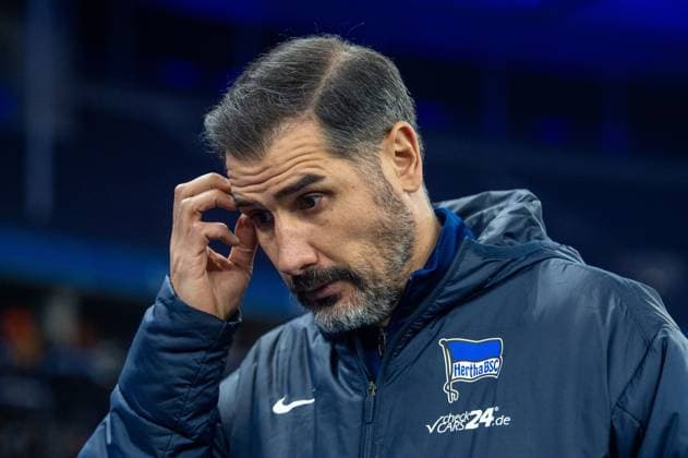 Sport Themen der Woche KW06 Sport Bilder des Tages Fussball, Herren, Saison 2024 2025, 2. Bundesliga (21. Spieltag), Hertha BSC - 1. FC Kaiserslautern, Trainer Cristian Fiel (Hertha BSC), 08.02. 2025, *** Soccer, Men, Season 2024 2025, 2 Bundesliga 21 Matchday , Hertha BSC 1 FC Kaiserslautern, Coach Cristian Fiel Hertha BSC , 08 02 2025, Copyright: xSebastianxRäppold MatthiasxKochx