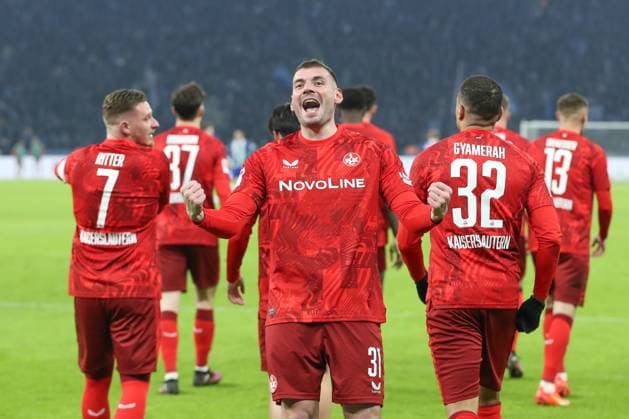 08.02.2025, xtgx, Fussball 2. Bundesliga, Hertha BSC Berlin - 1. FC Kaiserslautern emspor, v.l. Luca Sirch (Kaiserslautern, 31) Jubel, Torjubel, jubelt ueber das Tor, celebrate the goal, celebration (DFL DFB REGULATIONS PROHIBIT ANY USE OF PHOTOGRAPHS as IMAGE SEQUENCES and or QUASI-VIDEO) Berlin