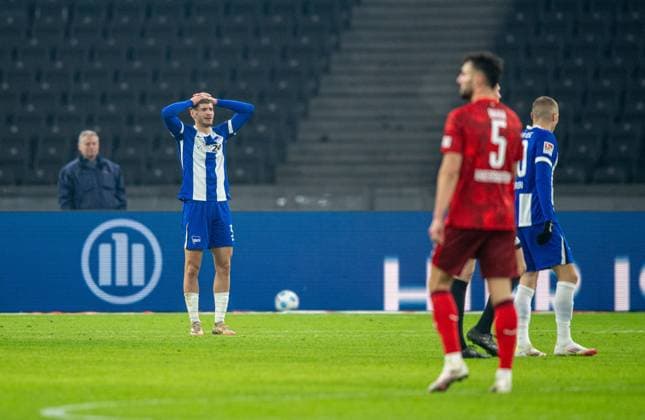 Fussball, Herren, Saison 2024 2025, 2. Bundesliga (21. Spieltag), Hertha BSC - 1. FC Kaiserslautern, v.l. Marton Dardai (Hertha BSC), 08.02. 2025,
