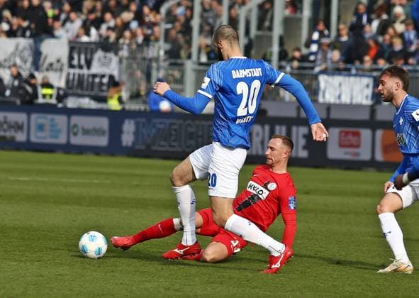 08.02.2025, xpfrx, Fussball 2.Bundesliga, SV Darmstadt 98 - SV Elversberg v.l. Aleksandar Vukotic (Darmstadt), Maurice Neubauer (Elversberg) (DFL DFB REGULATIONS PROHIBIT ANY USE OF PHOTOGRAPHS as IMAGE SEQUENCES and or QUASI-VIDEO) Darmstadt