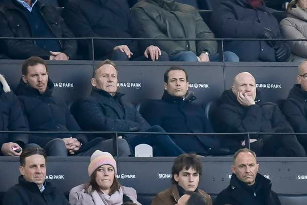 Julian Nagelsmann, Hans-Joachim Watzke (Borussia Dortmund), Lars Ricken (Borussia Dortmund) und Matthias Sammer schaut waehrend des Spiels der 1. Bundesliga zwischen Borussia Dortmund und VfB Stuttgart, SIGNAL IDUNA PARK am 08. February 2025 in Dortmund, Deutschland. (Foto von Max Maiwald DeFodi Images) +++ Julian Nagelsmann, Hans-Joachim Watzke (Borussia Dortmund), Lars Ricken (Borussia Dortmund) und Matthias Sammer looks on during the Bundesliga match between Borussia Dortmund and VfB Stuttgart at Signal Iduna Park on February 8, 2025 in Dortmund, Germany. (Photo by Max Maiwald DeFodi Images) DFL regulations prohibit any use of photographs as image sequences and or quasi-video. (Photo by Max Maiwald DeFodi Images) Defodi-067_BVBVFB20250208_436