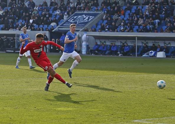 08.02.2025, xpfrx, Fussball 2.Bundesliga, SV Darmstadt 98 - SV Elversberg Fisnik Asllani (Elversberg) erzielt das 0:3 (DFL DFB REGULATIONS PROHIBIT ANY USE OF PHOTOGRAPHS as IMAGE SEQUENCES and or QUASI-VIDEO) Darmstadt