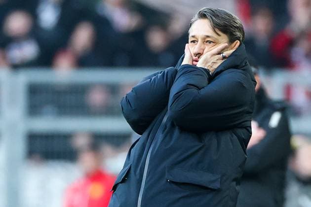 Sport Themen der Woche KW06 Sport Bilder des Tages 1. Bundesliga - Borussia Dortmund - VfB Stuttgart am 08.02.2025 im Signal Iduna Park in Dortmund Trainer Niko Kovac (Dortmund) unzufrieden, enttäuscht, enttaeuscht, niedergeschlagen MH