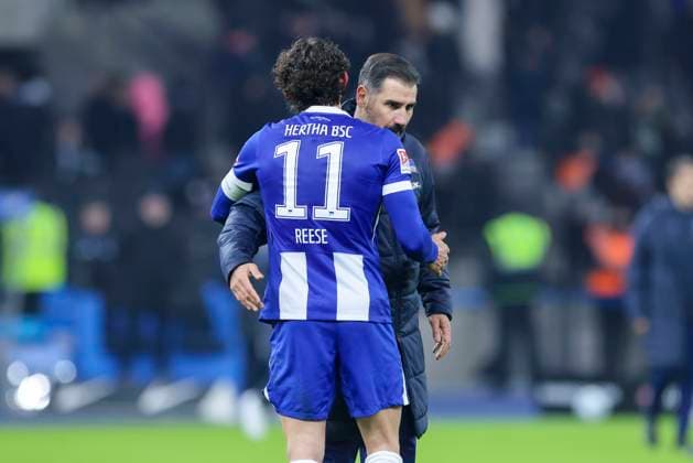 Fabian Reese (Hertha BSC Berlin) und Trainer Cristian Fiel (Hertha BSC Berlin) schauen enttaeuscht, 2. Bundesliga, Hertha BSC vs 1. FC Kaiserslautern, Olympiastadion am 08. February 2025 in Berlin, Deutschland. (Foto von Marco Steinbrenner DeFodi Images) Fabian Reese (Hertha BSC Berlin) und Trainer Cristian Fiel (Hertha BSC Berlin) look dejected, 2. Bundesliga, Hertha BSC vs 1. FC Kaiserslautern, Olympiastadion, February 8, 2025 in Berlin, Germany. (Photo by Marco Steinbrenner DeFodi Images) DFB DFL REGULATIONS PROHIBIT ANY USE OF PHOTOGRAPHS AS IMAGE SEQUENCES AND OR QUASI-VIDEO. Defodi-700_berlin_fck_20250208_154 *** Fabian Reese Hertha BSC Berlin and coach Cristian Fiel Hertha BSC Berlin look dejected, 2 Bundesliga, Hertha BSC vs 1 FC Kaiserslautern, Olympiastadion, February 8, 2025 in Berlin, Germany Photo by Marco Steinbrenner DeFodi Images Fabian Reese Hertha BSC Berlin and coach Cristian Fiel Hertha BSC Berlin look dejected, 2 Bundesliga, Hertha BSC vs 1 FC Kaiserslautern, Olympiastadion, February 8, 2025 in Berlin, Germany Photo by Marco Steinbrenner DeFodi Images DFB DFL REGULATIONS PROHIBIT ANY USE OF PHOTOGRAPHS AS IMAGE SEQUENCES AND OR QUASI VIDEO Defodi 700 berlin fck 20250208 154 Defodi-700 DFB DFL REGULATIONS PROHIBIT ANY USE OF PHOTOGRAPHS AS IMAGE SEQUENCES AND OR QUASI-VIDEO.