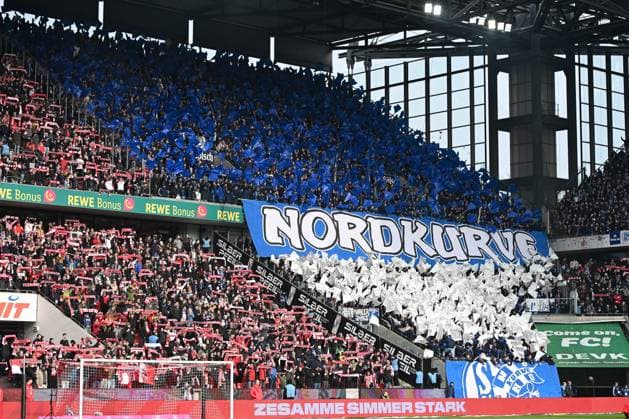 Fans Schalke 04 machen eine Choreographie waehrend des Spiels der 2. Bundesliga zwischen 1. FC Köln und FC Schalke 04 im RheinEnergieStadion am 09. February 2025 in Köln, Deutschland. (Foto von Ralf Treese DeFodi Images) +++ Fans Schalke 04 doing a choreography during the 2. Bundesliga match between 1. FC Köln and FC Schalke 04 at RheinEnergieStadion on February 9, 2025 in Cologne, Germany. (Photo by Ralf Treese DeFodi Images) DFB DFL REGULATIONS PROHIBIT ANY USE OF PHOTOGRAPHS AS IMAGE SEQUENCES AND OR QUASI-VIDEO. (Photo by Ralf Treese DeFodi Images) Defodi-521_KOES0420250209_014 Defodi-521 DFB DFL REGULATIONS PROHIBIT ANY USE OF PHOTOGRAPHS AS IMAGE SEQUENCES AND OR QUASI-VIDEO.