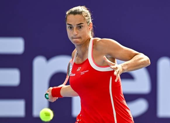 WTA, Tennis Damen QATAR OPEN TENNIS TOURNAMENT FIRST ROUND Caroline Garcia of France competes in her 1st round match against Yue Yuan of China during the WTA Qatar TotalEnergies Open 2025 tennis tournament at the Khalifa International Tennis Complex in Doha, Qatar, on February 09, 2025. Copyright: xNOUSHADx