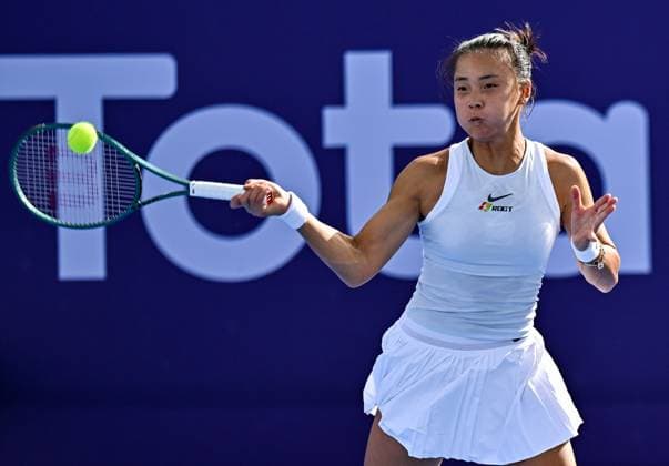 WTA, Tennis Damen QATAR OPEN TENNIS TOURNAMENT FIRST ROUND Yue Yuan of China competes in her 1st round match against Caroline Garcia of France during the WTA Qatar TotalEnergies Open 2025 tennis tournament at the Khalifa International Tennis Complex in Doha, Qatar, on February 09, 2025. Copyright: xNOUSHADx