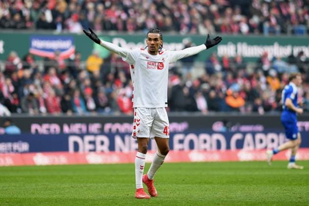 Damion Downs (1. FC Koeln) gestikuliert, gestik waehrend des Spiels der 2. Bundesliga zwischen 1. FC Köln und FC Schalke 04 im RheinEnergieStadion am 09. February 2025 in Köln, Deutschland. (Foto von Ralf Treese DeFodi Images) +++ Damion Downs (1. FC Koeln) gestures during the 2. Bundesliga match between 1. FC Köln and FC Schalke 04 at RheinEnergieStadion on February 9, 2025 in Cologne, Germany. (Photo by Ralf Treese DeFodi Images) DFB DFL REGULATIONS PROHIBIT ANY USE OF PHOTOGRAPHS AS IMAGE SEQUENCES AND OR QUASI-VIDEO. (Photo by Ralf Treese DeFodi Images) Defodi-521_KOES0420250209_026