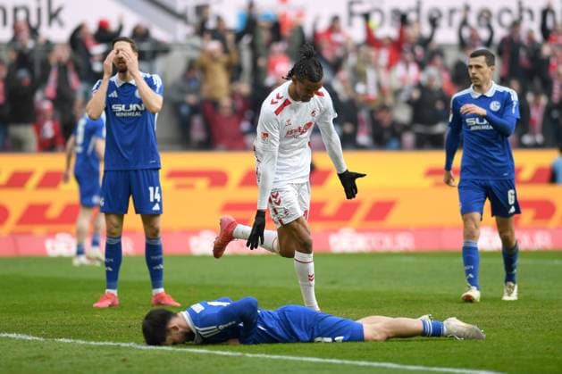 Damion Downs (1. FC Koeln) Torjubel, jubelt nach seinem Treffer zum 1:0 waehrend des Spiels der 2. Bundesliga zwischen 1. FC Köln und FC Schalke 04 im RheinEnergieStadion am 09. February 2025 in Köln, Deutschland. (Foto von Ralf Treese DeFodi Images) +++ Damion Downs (1. FC Koeln) celebrates after scoring his team™s first goal during the 2. Bundesliga match between 1. FC Köln and FC Schalke 04 at RheinEnergieStadion on February 9, 2025 in Cologne, Germany. (Photo by Ralf Treese DeFodi Images) DFB DFL REGULATIONS PROHIBIT ANY USE OF PHOTOGRAPHS AS IMAGE SEQUENCES AND OR QUASI-VIDEO. (Photo by Ralf Treese DeFodi Images) Defodi-521_KOES0420250209_027