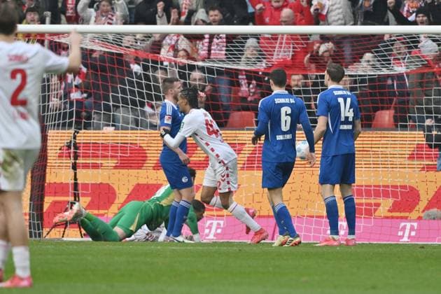Damion Downs (1.FC Koeln), mi., erzielt das Tor zum 1:0 09.02.2025, Fussball 2. Bundesliga, 21. Spieltag, Saison 2024 2025 1. FC Köln - FC Schalke 04 Koeln Rhein Energie Stadion Nordrhein Westfalen Deutschland