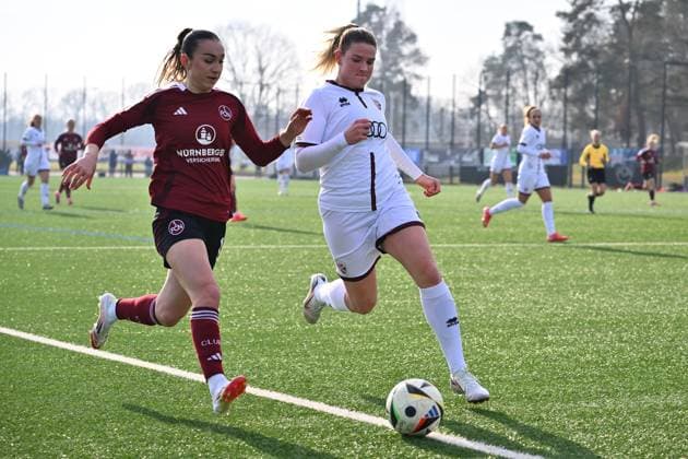 09.02.2025 - Fussball - Saison 2024 2025 - 2. Frauen - Fussball - Bundesliga - 14. Spieltag: 1. FC Nürnberg FCN ( Club Clubfrauen ) - FC Ingolstadt 04 FCI - Sportfoto Zink - xwoxzix - Lara Meroni (11, 1. FC Nürnberg FCN ) Lisa Ebert (10, FC Ingolstadt 04 FCI )