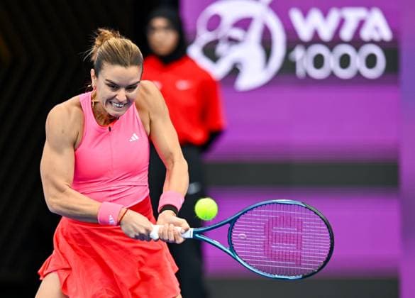 WTA, Tennis Damen QATAR OPEN TENNIS TOURNAMENT FIRST ROUND Maria Sakkari of Greece competes in her 1st round match against Elena-Gabriela Ruse of Romania during the WTA Qatar TotalEnergies Open 2025 tennis tournament at the Khalifa International Tennis Complex in Doha, Qatar, on February 09, 2025. Copyright: xNOUSHADx