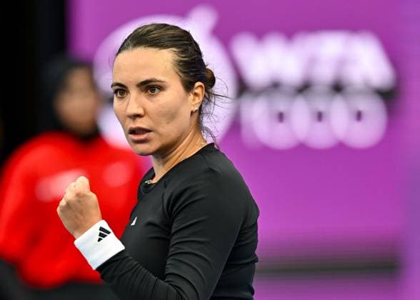 WTA, Tennis Damen QATAR OPEN TENNIS TOURNAMENT FIRST ROUND Elena-Gabriela Ruse of Romania competes in her 1st round match against Maria Sakkari of Greece during the WTA Qatar TotalEnergies Open 2025 tennis tournament at the Khalifa International Tennis Complex in Doha, Qatar, on February 09, 2025. Copyright: xNOUSHADx