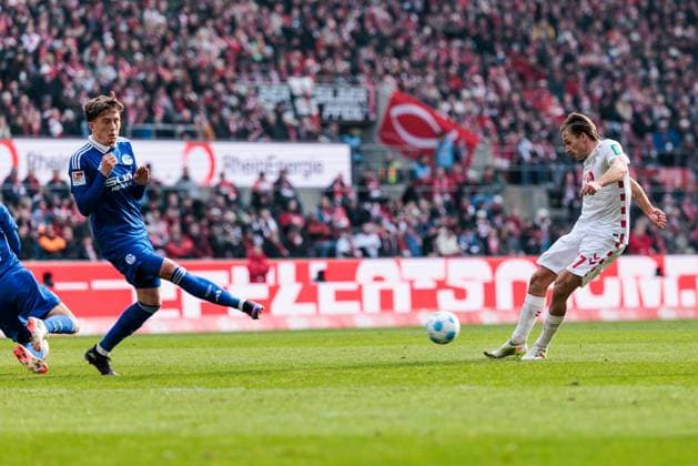 2. Fußball Bundesliga: 1. FC Köln - FC Schalke 04; 09.02.2025 Mathias Olesen (1. FC Köln, 47) schießt 2. Fußball Bundesliga, 1. FC Köln - FC Schalke 04, Köln, Rheinenergiestadion am 09.02.2025 DFL REGULATIONS PROHIBIT ANY USE OF PHOTOGRAPHS AS IMAGE SEQUENCES AND OR QUASI-VIDEO.