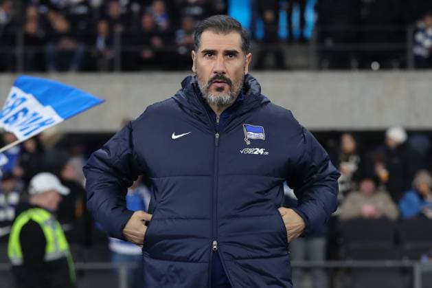 08.02.2025, xtgx, Fussball 2. Bundesliga, Hertha BSC Berlin - 1. FC Kaiserslautern emspor, v.l. Cristian Fiel (Hertha, Trainer) (DFL DFB REGULATIONS PROHIBIT ANY USE OF PHOTOGRAPHS as IMAGE SEQUENCES and or QUASI-VIDEO) Berlin *** 08 02 2025, xtgx, Soccer 2 Bundesliga, Hertha BSC Berlin 1 FC Kaiserslautern emspor, v l Cristian Fiel Hertha, Coach DFL DFB REGULATIONS PROHIBIT ANY USE OF PHOTOGRAPHS as IMAGE SEQUENCES and or QUASI VIDEO Berlin