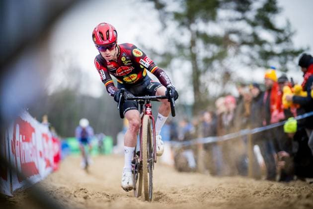 Belgian Eli Iserbyt pictured in action during the men s elite race of the Krawatencross cyclocross in Lille, stage 7 (out of 8) in the X2O Trofee Veldrijden competition, Sunday 09 February 2025. JASPERxJACOBS  x112088355x