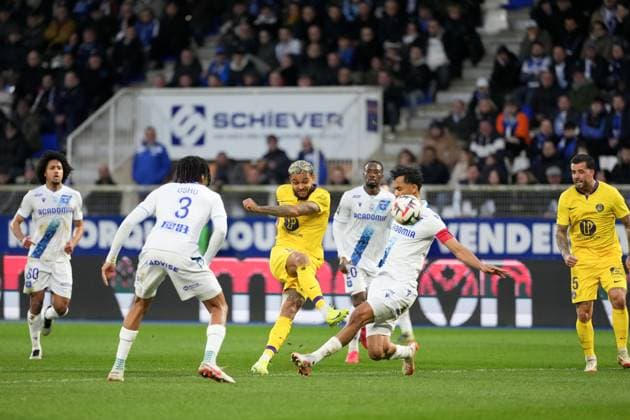 Fußball, AJ Auxerre - FC Toulouse AJ Auxerre v Toulouse FC - Ligue 1 McDonald s 2024 2025 13 Joshua KING (tfc) during the Ligue 1 McDonald s match between Auxerre and Toulouse at Stade Abbe Deschamps on February 9, 2025 in Auxerre, France. Auxerre France  Copyright: xFEPx 776279859
