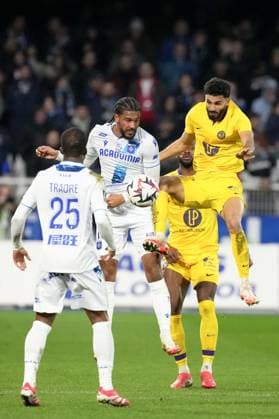 Fußball, AJ Auxerre - FC Toulouse AJ Auxerre v Toulouse FC - Ligue 1 McDonald s 2024 2025 19 Florian AYE (aja) - 22 Rafik MESSALI (tfc) during the Ligue 1 McDonald s match between Auxerre and Toulouse at Stade Abbe Deschamps on February 9, 2025 in Auxerre, France. Auxerre France  Copyright: xFEPx 776279859