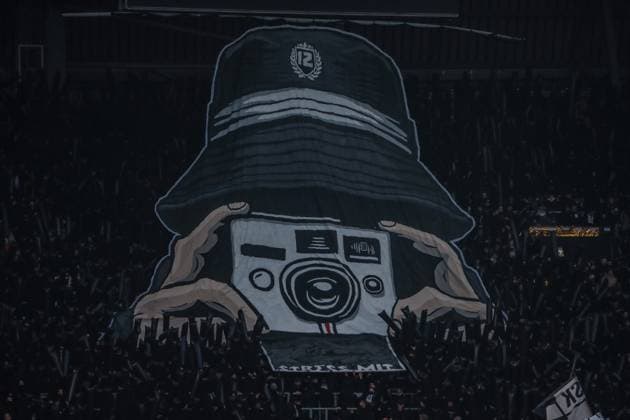 Bilder des Jahres 2025, Sport 02 Februar Sport Themen der Woche KW06 Sport Bilder des Tages SOCCER - BL, LASK vs Linz LINZ,AUSTRIA,09.FEB.25 - SOCCER - ADMIRAL Bundesliga, Linzer ASK vs FC Blau Weiss Linz. Image shows a choreography by fans of LASK.  GEPAxpictures xManuelxBinder