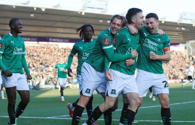 Sport Themen der Woche KW06 Plymouth Argyle v Liverpool, Plymouth, UK - 9 Feb 2025 GOAL CELEBRATIONS for Ryan Hardie of Plymouth Argyle 1-0 during the Emirates FA cup 4th round match between Plymouth Argyle and Liverpool Albion on 9 February 2025, Home Park, Plymouth, Devon - Plymouth Home Park Devon England Copyright: xDavexRowntree PPAUKx PPA-165502