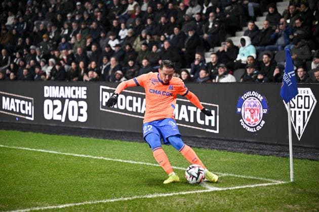Angers SCO v Olympique de Marseille - Ligue 1 McDonald s 2024 2025 22 Ismael BENNACER (om) during the Ligue 1 McDonald s match between Angers and Marseille at Stade Raymond Kopa on February 9, 2025 in Angers, France. Angers France  Copyright: xFEPx 776279730
