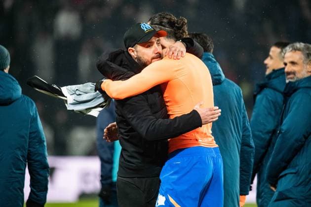 FOOTBALL : SCO Angers vs Olympique de Marseille - Ligue 1 - JournÃ e 21 - 09 02 2025 Roberto De Zerbi (OM) Adrien Rabiot (OM) AngersFrance  Copyright: xBaptistexAutissierx