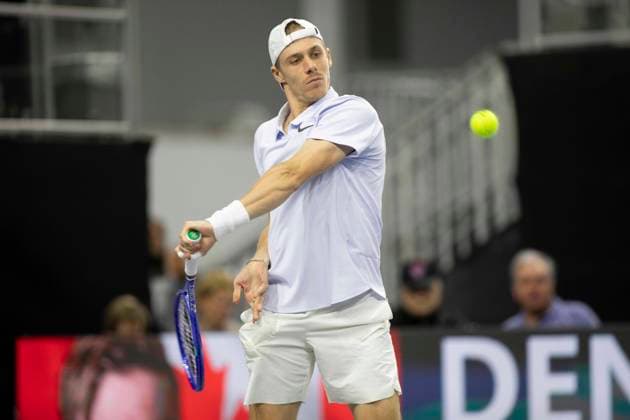 February 9, 2025, Frisco, Texas, USA: DENIS SHAPOVALOV (CAN) returns with a backhand in a singles final match against CASPER RUUD (NOR) during day eight of the 2025 ATP, Tennis Herren 500 Dallas Open at the Star in Frisco, TX. DENIS SHAPOVALOV (CAN) defeated CASPER RUUD (NOR), 7:6, 6:3. Frisco USA - ZUMAh193 20250209_zsp_h193_023 Copyright: xDanielxMcGregor-Huyerx