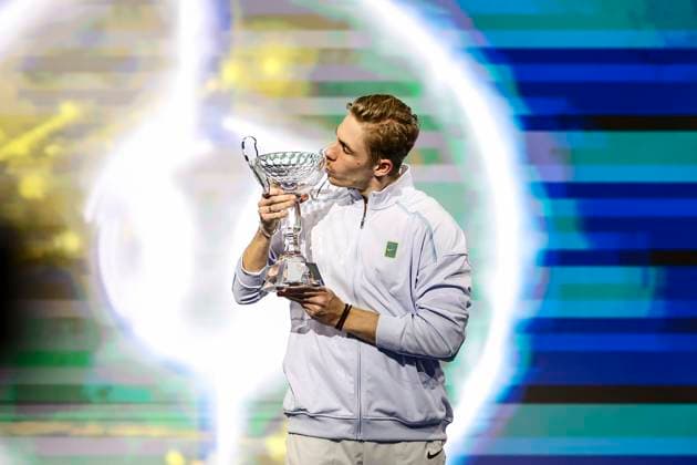 Bilder des Jahres 2025, Sport 02 Februar Sport Themen der Woche KW06 Sport Bilder des Tages February 9, 2025, Frisco, Texas, USA: DENIS SHAPOVALOV (CAN) celebrates with the trophy during the finals of the ATP, Tennis Herren Dallas Open at Ford Center at The Star. SHAPOVALOV wins 7:6, 6:3. Frisco USA - ZUMAf180 20250209_zsp_f180_005 Copyright: xMarkxFannx