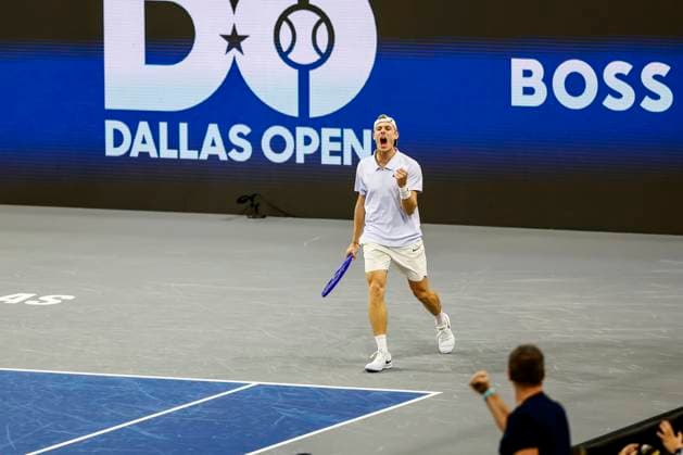 February 9, 2025, Frisco, Texas, USA: DENIS SHAPOVALOV (CAN) in action against Casper Ruud (NOR) during the finals of the ATP, Tennis Herren Dallas Open at Ford Center at The Star. SHAPOVALOV wins 7:6, 6:3. Frisco USA - ZUMAf180 20250209_zsp_f180_012 Copyright: xMarkxFannx
