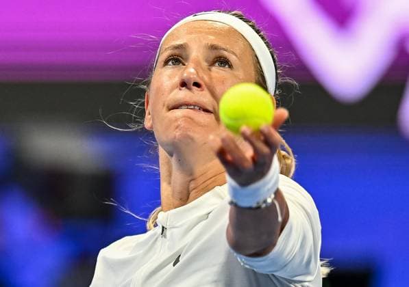 WTA, Tennis Damen QATAR OPEN TENNIS TOURNAMENT FIRST ROUND Victoria Azarenka competes in her 1st round match against Amanda Anisimova of United States during the WTA Qatar TotalEnergies Open 2025 tennis tournament at the Khalifa International Tennis Complex in Doha, Qatar, on February 9, 2025. Copyright: xNOUSHADx