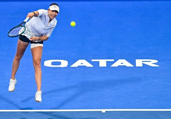 WTA, Tennis Damen QATAR OPEN TENNIS TOURNAMENT FIRST ROUND Amanda Anisimova of United States competes in her 1st round match against Victoria Azarenka during the WTA Qatar TotalEnergies Open 2025 tennis tournament at the Khalifa International Tennis Complex in Doha, Qatar, on February 9, 2025. Copyright: xNOUSHADx