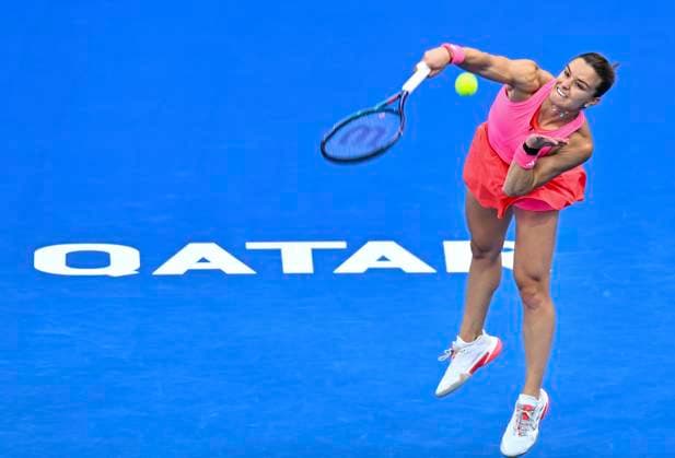 Sport Bilder des Tages (250210) -- DOHA, Feb. 10, 2025 -- Maria Sakkari of Greece serves during women s singles round of 64 match between Elena-Gabriela Ruse of Romania and Maria Sakkari of Greece at the WTA, Tennis Damen Qatar Open tennis tournament in Doha, Qatar, Feb. 9, 2025. (Photo by Xinhua) (SP)QATAR-DOHA-TENNIS-WTA-QATAR OPEN Nikku 