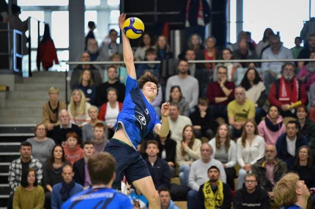 Felix Gudermuth (Volley YoungStars Friedrichshafen, 05) im Angriff TV Rottenburg vs. Volley YoungStars Friedrichshafen, Volleyball, 2. Bundesliga Sued, 18. Spieltag, Saison 2024 2025, 09.02.2025, TV Rottenburg vs. Volley YoungStars Friedrichshafen, Volleyball, 2. Bundesliga Sued, 18. Spieltag, Saison 2024 2025, 09.02.2025 Rottenburg Copyright: xEibner-Pressefoto RalphxKunzex EP_RKE